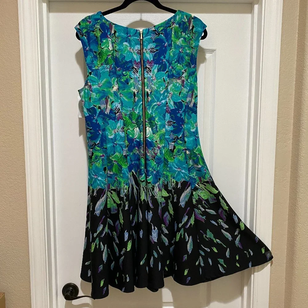 NWT Scuba Fit & Flare Dress Floral Back Zip Blue Black size 16 - Picture 6 of 14